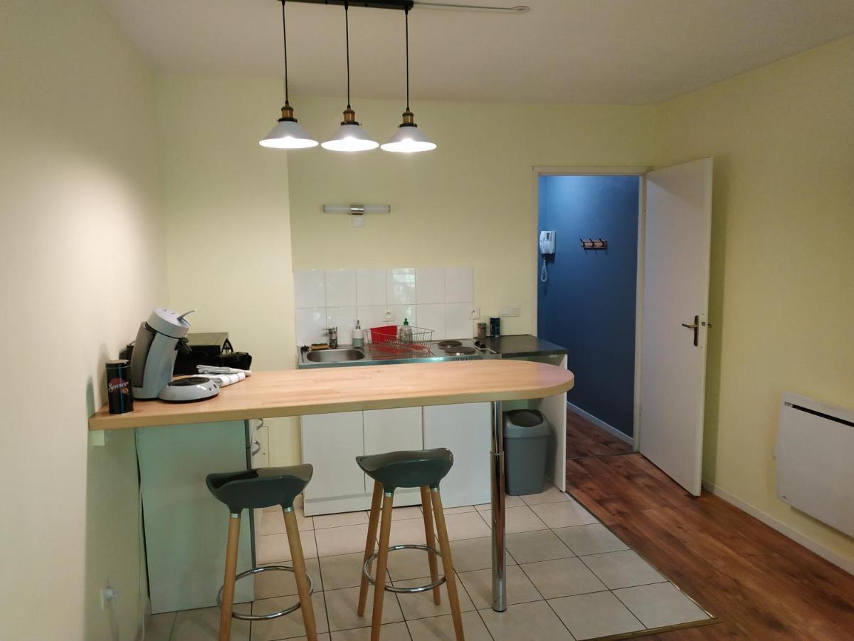 Bonvallet - Studio Paisible Et Chaleureux Avec Balcon アミアン 部屋 写真